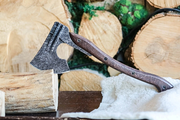 Топор  ХАЙ ТЕК с чехлом