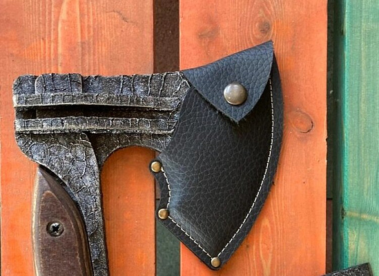 Топор  ХАЙ ТЕК с чехлом