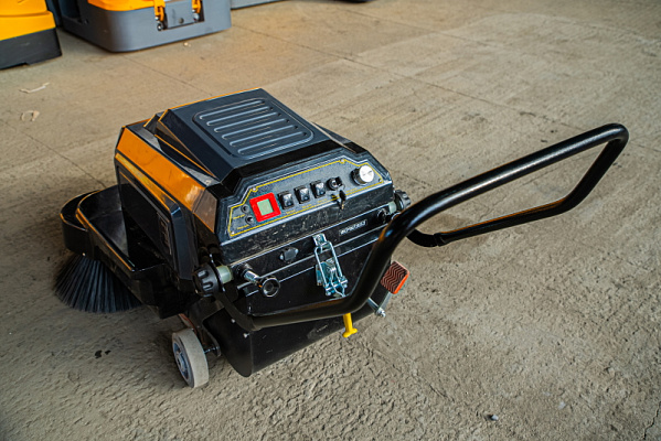 Подметальная машина A100 с АКБ GEL 12/100 В/Ач