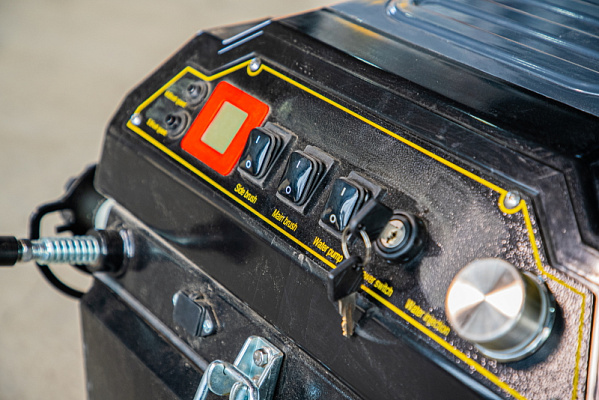 Подметальная машина A100 с АКБ GEL 12/100 В/Ач