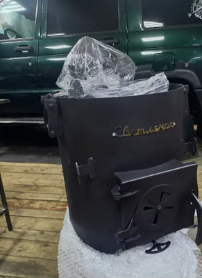 Печь для казана 16 л с боковыми полочками