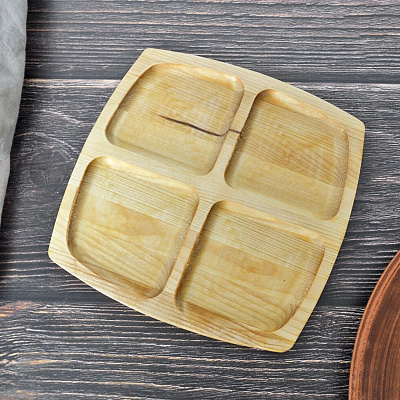 Менажница квадратная 4-х секционная  18х18 см