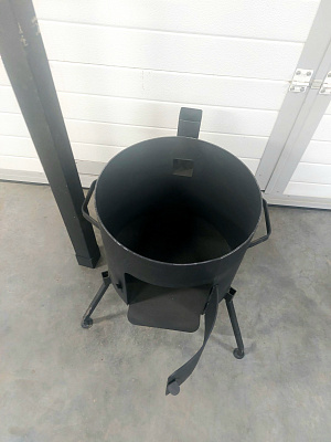 Печь для казана 12 л с трубой (2 мм, съемные ножки)